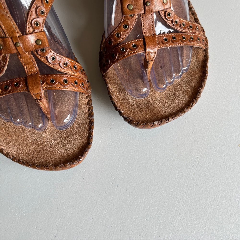 Clark’s 8.5 Artisan Collection Sago Brown Tan Leather Studded Strappy Sandal - Picture 11 of 15